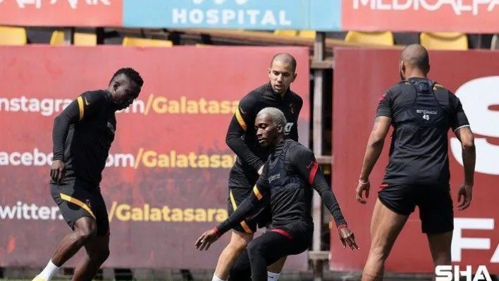 Henry Onyekuru takımla çalıştı