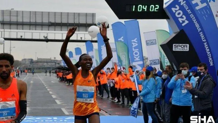 İstanbul Yarı Maratonu'nda Kenyalı atlet Ruth Chepngetich, Dünya Rekoru kırarak şampiyon oldu