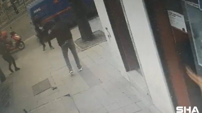 (Özel) Beyoğlu'nda silahlı çatışma sonrası yaşanan hareketli anlar kamerada