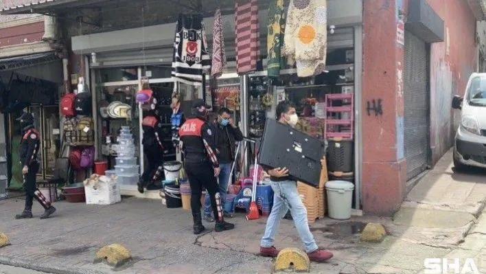 (Özel) Kucağında çalıntı televizyonla denetimde polise yakalandı