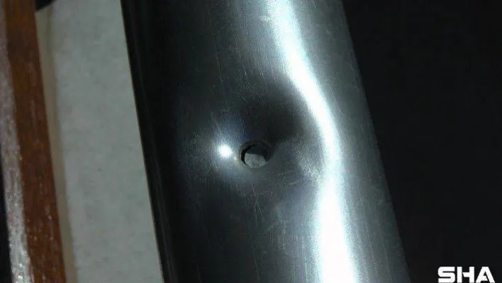 (ÖZEL) Pendik'te yorgun merminin isabet ettiği evin sakinleri vurulmaktan kıl payı kurtuldu