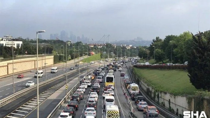 17 günlük tam kapanma sonrası İstanbul'da trafik yoğunluğu
