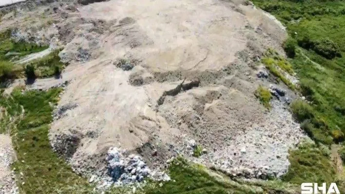 Arnavutköy'de yeşil alana dökülen tonlarca hafriyat havadan görüntülendi