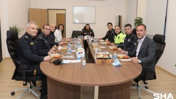 Başkan Yılmaz Polislerle İftar Yaptı