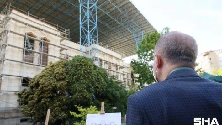 Cumhurbaşkanı Erdoğan, İstanbul'da çeşitli yerlerde incelemelerde bulundu