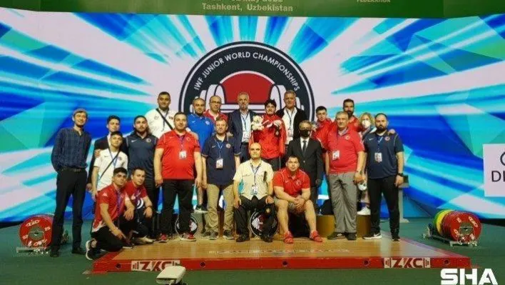Dünya Gençler Halter Şampiyonası'nda milli sporcular 18 madalya kazandı