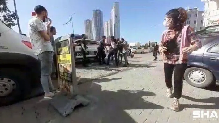 Esenyurt'ta alkol aldığı iddia edilen şahıs çevreye saldırdı