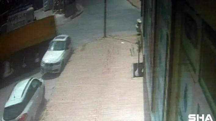 Freni boşalan hafriyat kamyonu lüks aracı pert etti