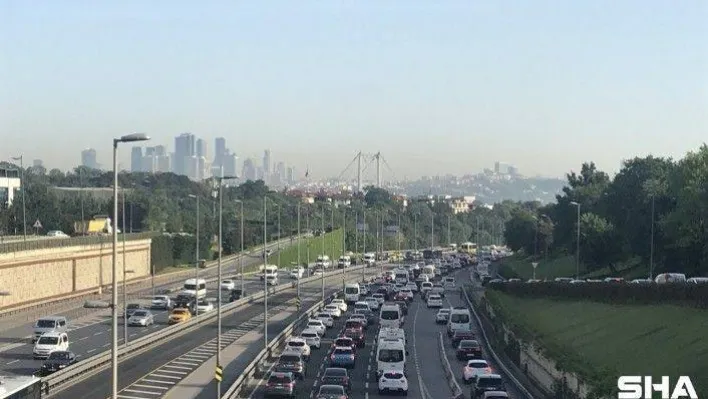 Kısıtlama sonrası İstanbul'da trafik yoğunluğu