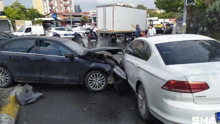 Kontrolden çıkan otomobil iki araca çarptı: 1 ağır yaralı