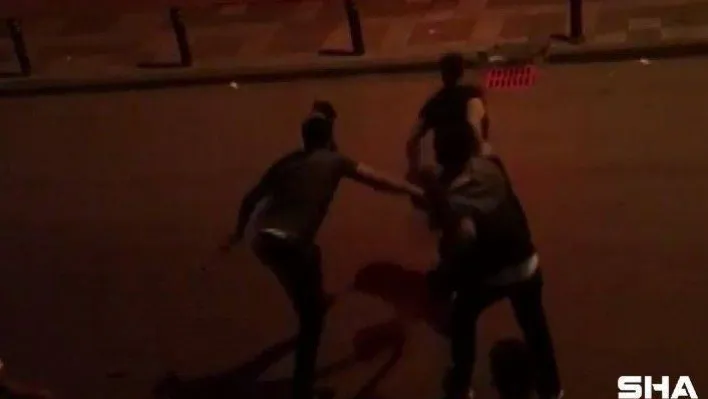 (Özel)- Ataşehir'de yol verme kavgasında araç sürücüsüne kaskla saldırdılar