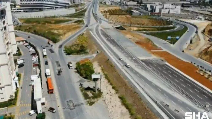 (Özel) Hastaneye yolunu yapmayan İBB, hastaneye çıkan yollara yama yapıyor