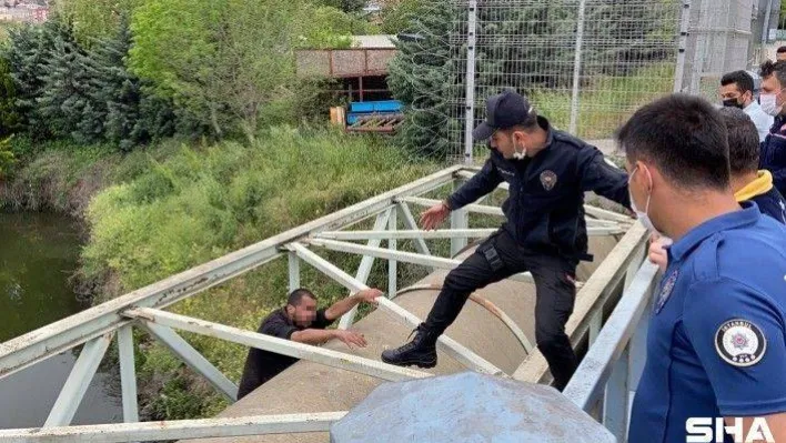 (Özel) Kağıthane'de intihar teşebbüsünde bulunan şahsı polis ikna etti