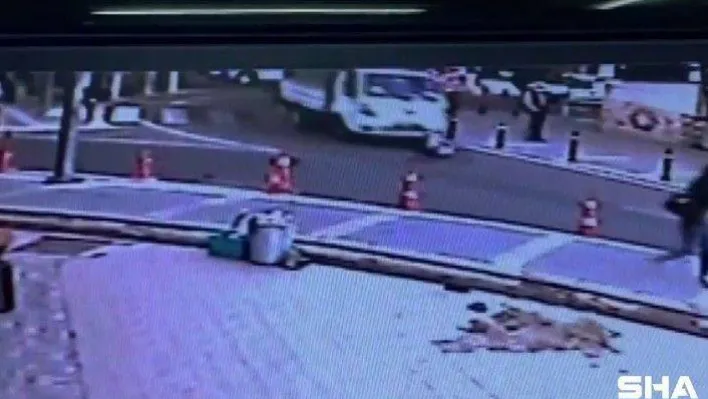 (Özel) Kartal'da kamyonetin çarptığı kadının ölümden döndüğü anlar kamerada