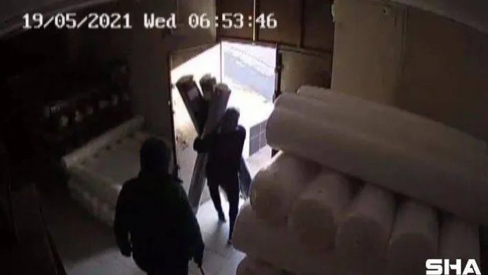 (Özel) Şişli'de 200 bin liralık kumaş hırsızlığı kamerada