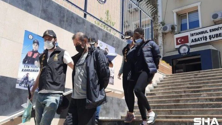 Polis kılığında eve girdiler bin 200 lira çaldılar