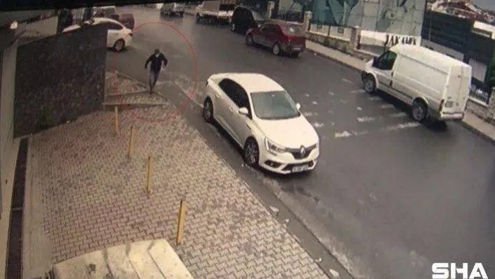 Rampada kayan aracın altında kalmaktan kıl payı kurtuldu