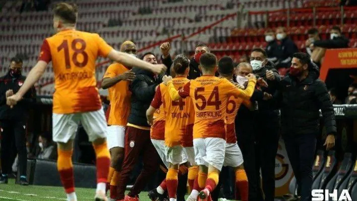 Süper Lig: Galatasaray: 3 - Beşiktaş: 1 (Maç sonucu)