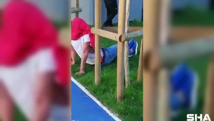 Ümraniye'de çocuk parkında silahlı bıçaklı kavga: 2 yaralı