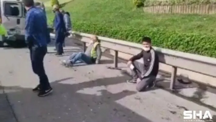 Ümraniye'de hafif ticari araç, minibüse çarptı: 2'si ağır 8 yaralı