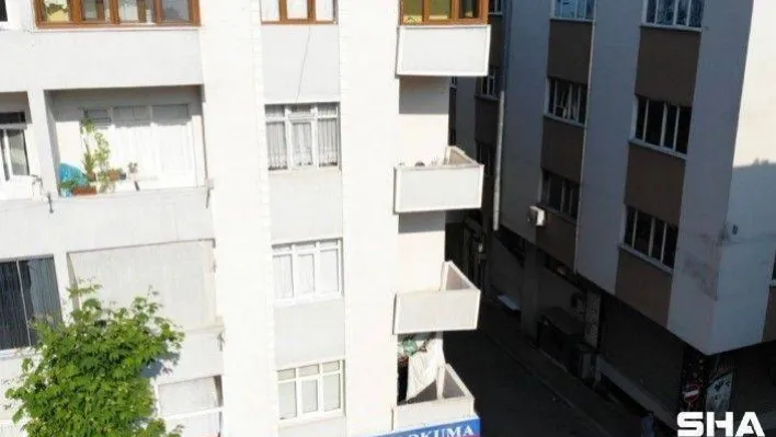 2. kattaki dairenin balkonunda çökme yaşandı bina boşaltıldı