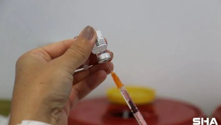 Bakan Koca: 'Günlük aşılarda 1,5 milyon doz barajı geçildi'