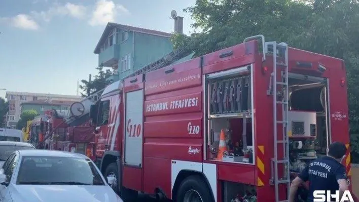 Beykoz'da korkutan ev yangını: 2 kişi dumandan etkilendi
