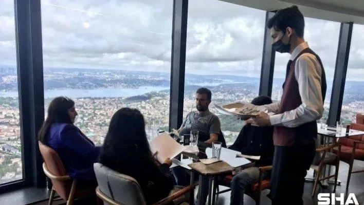 Çamlıca Kulesi restoranı ilk müşterilerini ağırladı
