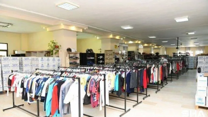 Derman Çarşısı ihtiyaç sahibi ailelerin en büyük destekçisi oldu