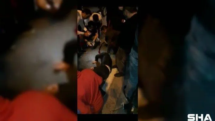 Fatih'te otomobil motosiklete çarptı: 1 ağır yaralı