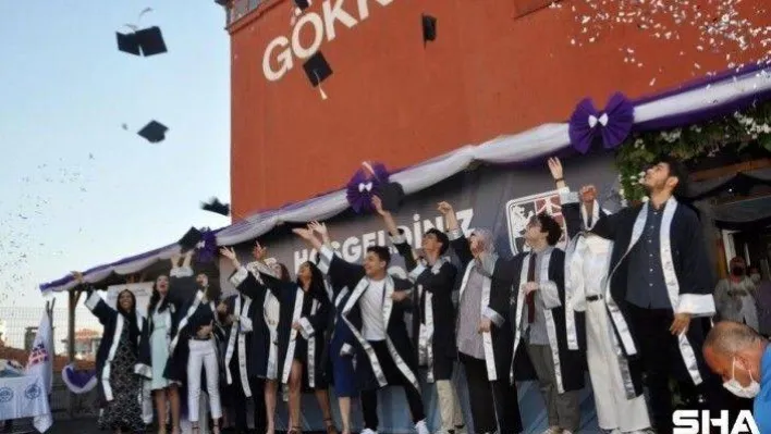 Gökkuşağı Koleji'nin 5'inci IB mezunları kep attı