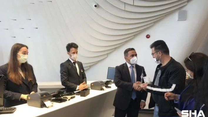 İstanbul'un yeni sembolü Çamlıca Kulesi kapılarını ziyaretçilerine açtı