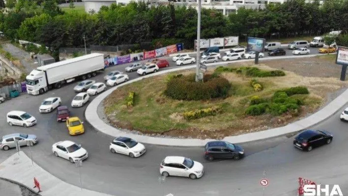 Kuyumcukent'te İBB'nin yaptığı kavşak çalışması trafiği kilitledi