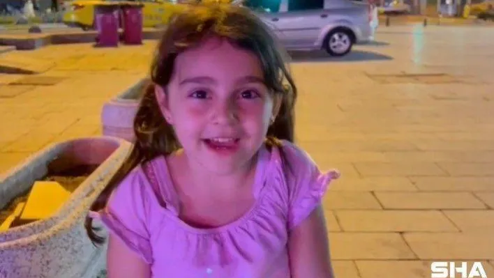 (Özei) Eyüpsultan'da küçük kızın kedi kurtarma telaşı