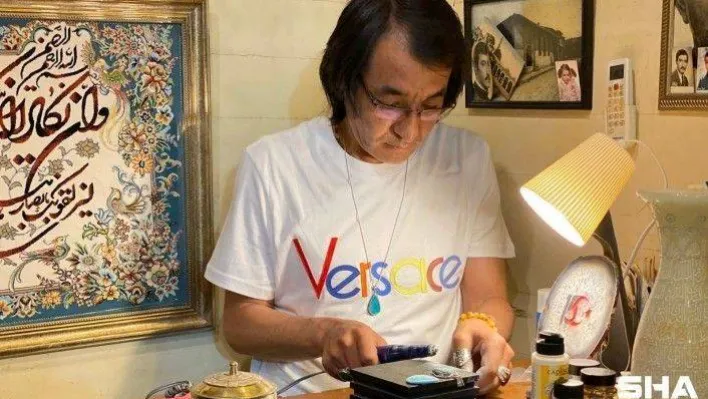 (Özel) Afganistanlı usta el, hat sanatını değerli taşlara işliyor