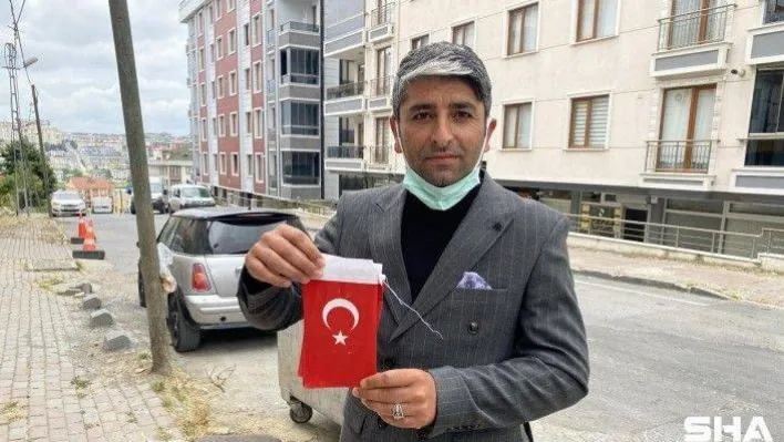 (Özel) Beylikdüzü'nde vatandaşın duygulandıran Türk bayrağı hassasiyeti