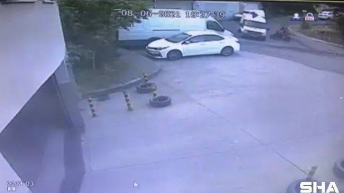 (Özel) İstanbul'da 'murç' dehşeti kamerada: Genci önce dövdü sonra murç ile başına vurdu