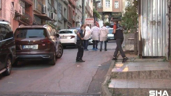 Şişli'de çocuğunu parka götürmek için sokağa çıkan baba silahlı saldırıda öldü
