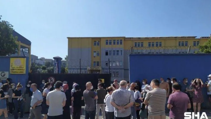 YKS'nin ikinci oturumu için öğrenciler okula alınmaya başlandı