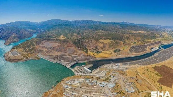 Cengiz Holding, Türkiye'nin ilk hibrit enerji santralini kurdu