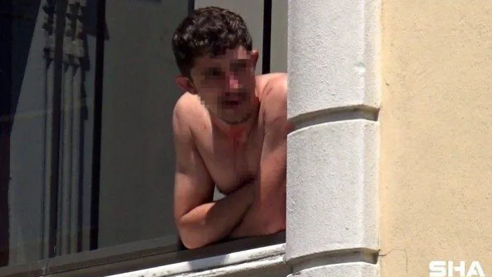 Kardeşi ile kavga edip kendine zarar veren şahsı özel harekat polisleri ikna etti