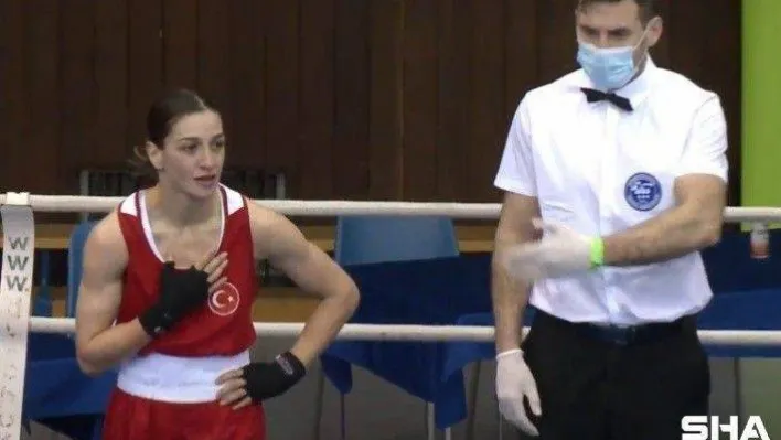 Milli boksör Buse Naz Çakıroğlu çeyrek finalde