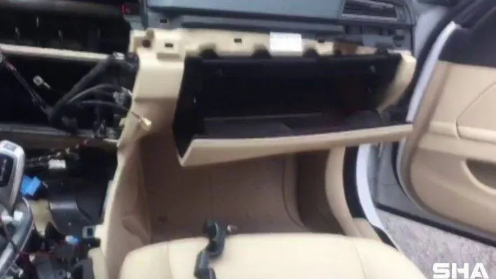 (Özel) Ataşehir'de hırsızlar lüks aracı soyup soğana çevirdiler