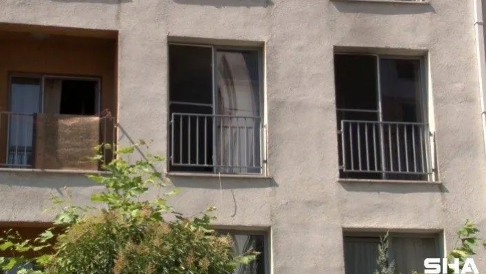 (ÖZEL) Başakşehir'de sitede nargile devrildi, yangın çıktı