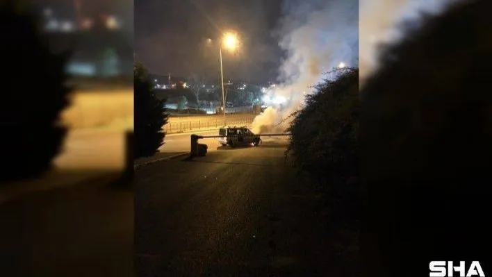 (Özel) Kaza yapıp alevli yanan aracı sulama ekipleri söndürdü