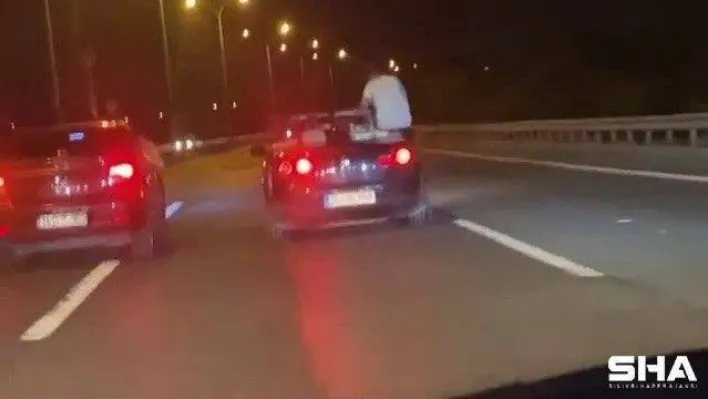 Seyir halindeki araçlardan dışarı çıkan magandalar kamerada