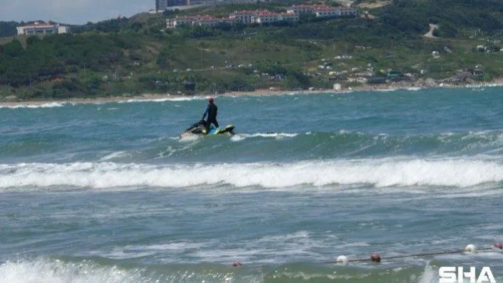 Şile'de denizde kaybolan 2 kişiyi arama çalışmaları sürüyor