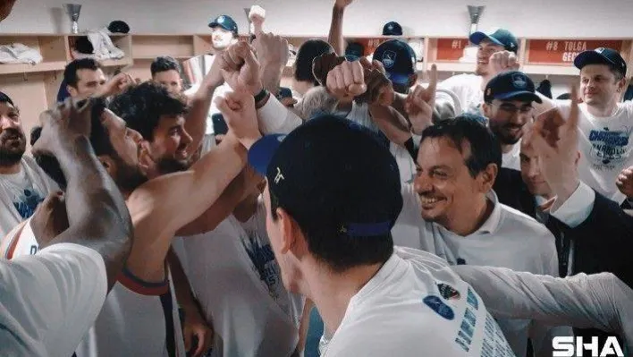 Anadolu Efes'in şampiyonluk hikayesinin son bölümü yayınlanıyor