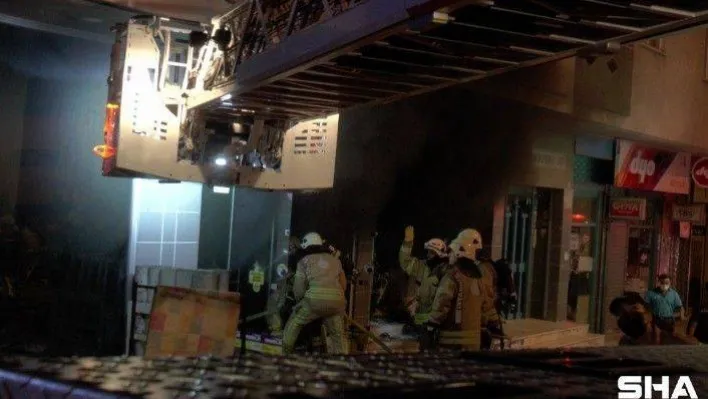 Kartal'da bir halı dükkânında korkutan yangın