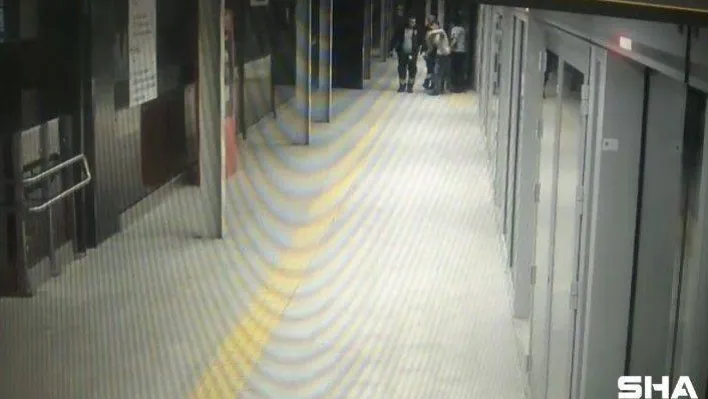 (Özel) İstanbul metrosunda intihar ihbarına giden polis hırsızı suçüstü yakaladı